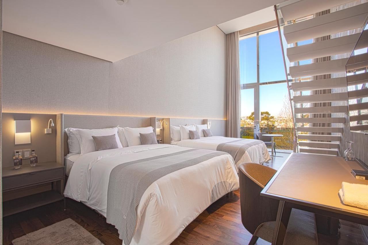 Suryaa Hotel Pinhais, Curio Collection By Hilton Exterior photo