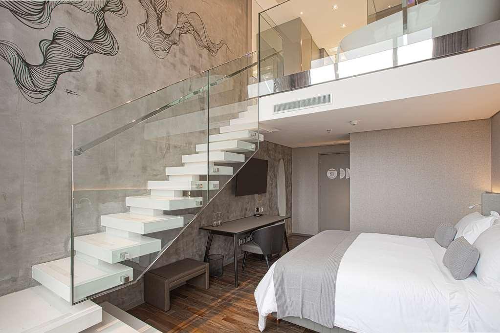 Suryaa Hotel Pinhais, Curio Collection By Hilton Room photo