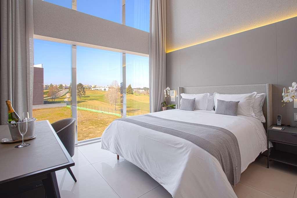 Suryaa Hotel Pinhais, Curio Collection By Hilton Room photo